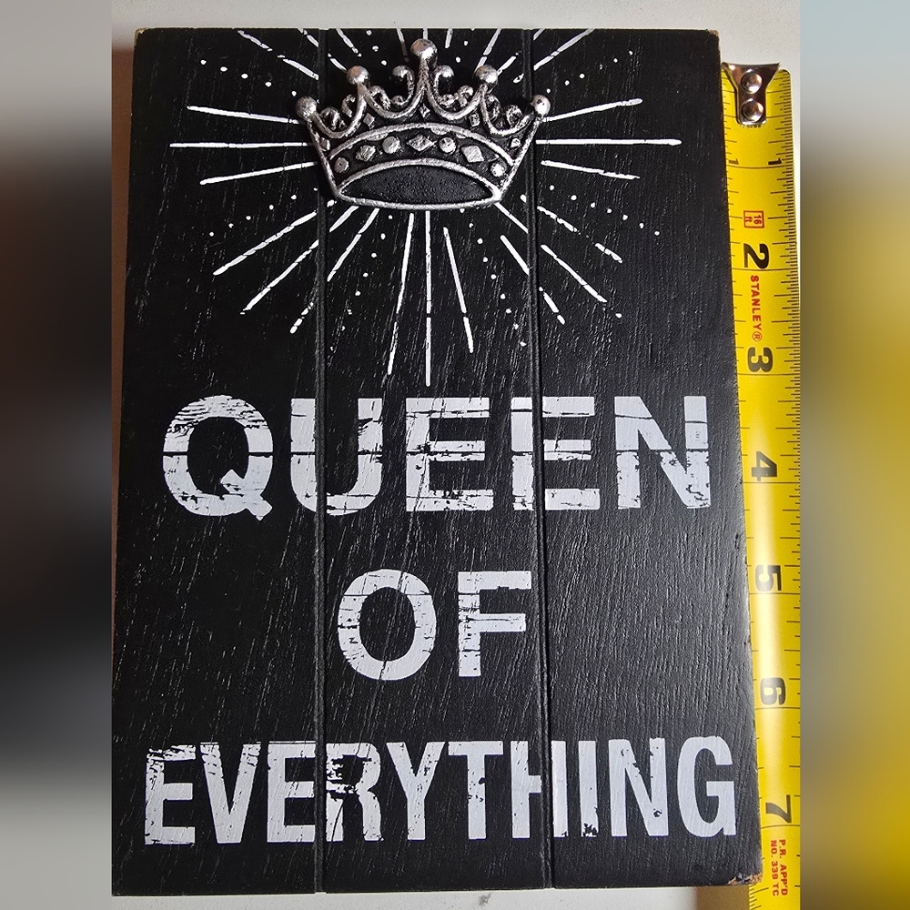 Box Sign Wooden Black and White 'Queen of Everything' Wall Art